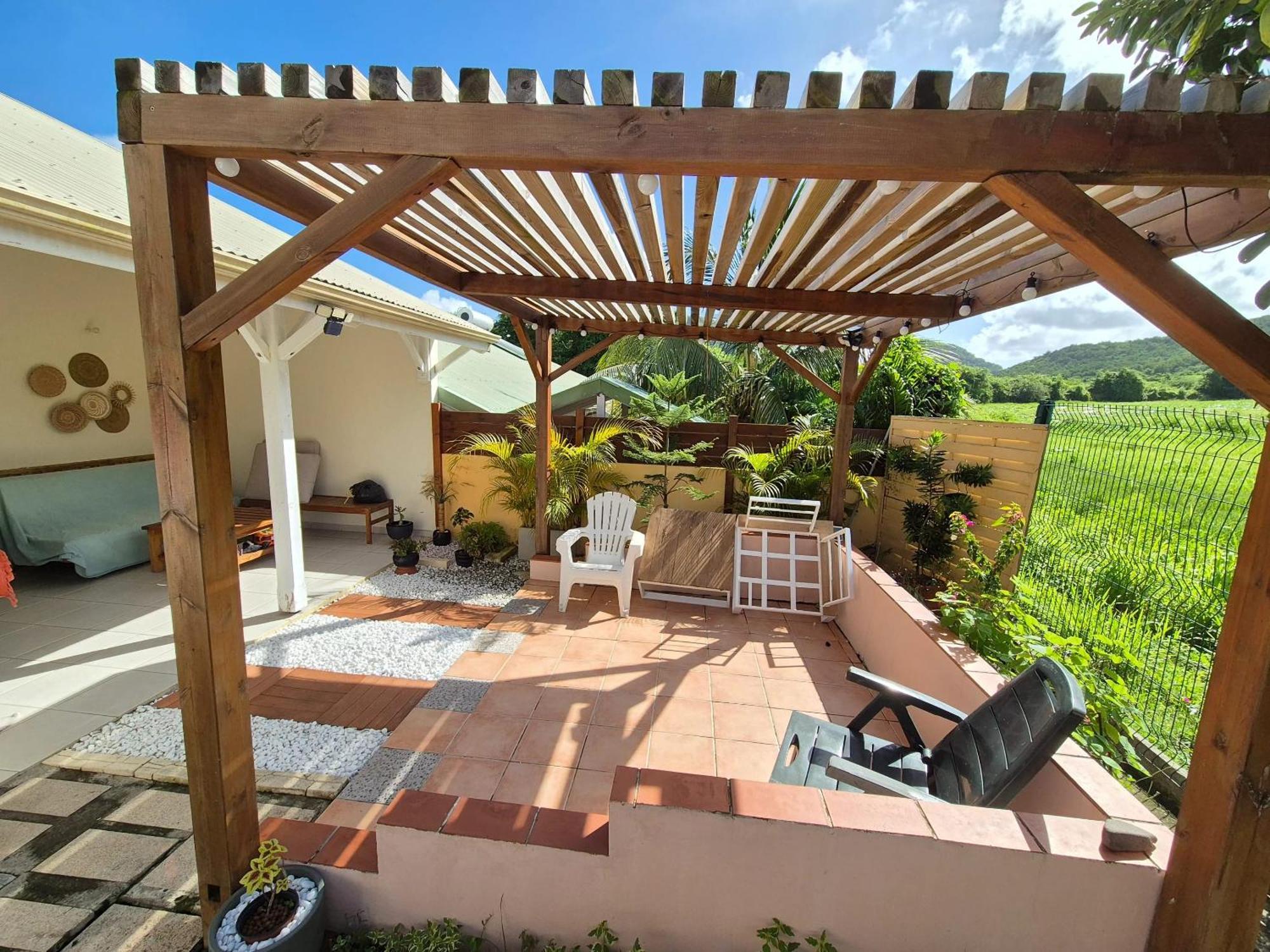 Maison Charmante A Sainte-Anne Avec Jardin Et Pergola En Bois. Eksteriør bilde
