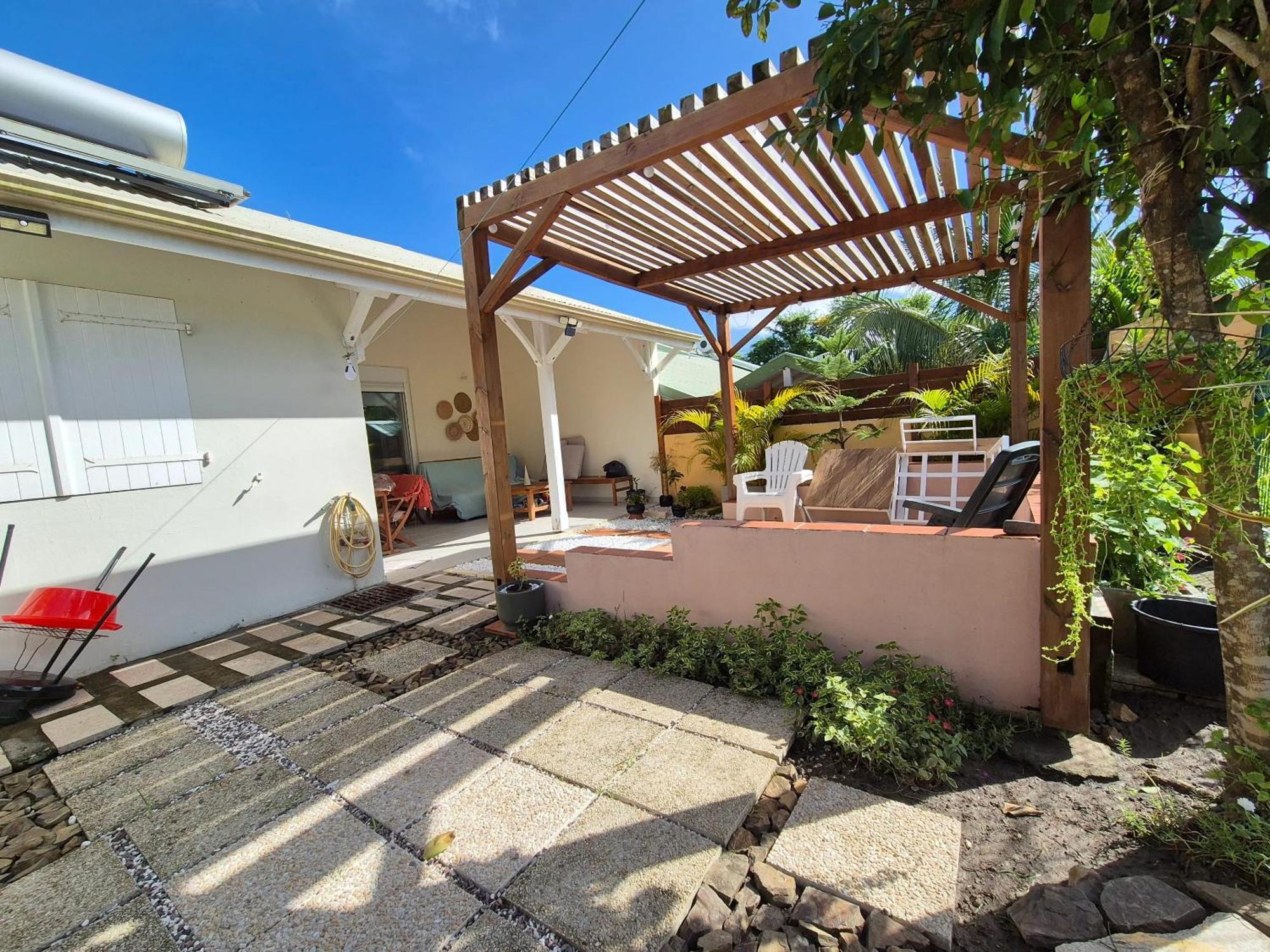 Maison Charmante A Sainte-Anne Avec Jardin Et Pergola En Bois. Eksteriør bilde