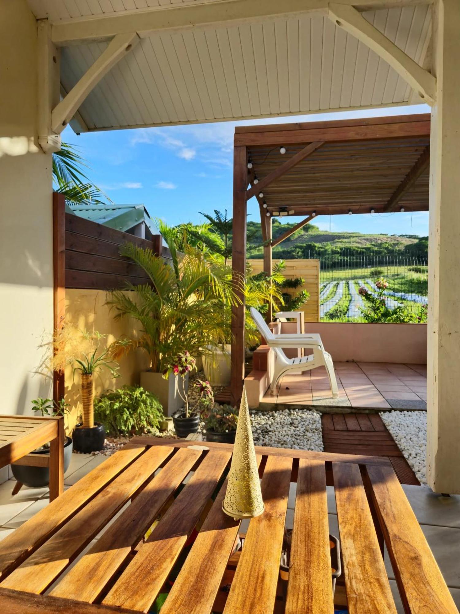 Maison Charmante A Sainte-Anne Avec Jardin Et Pergola En Bois. Eksteriør bilde